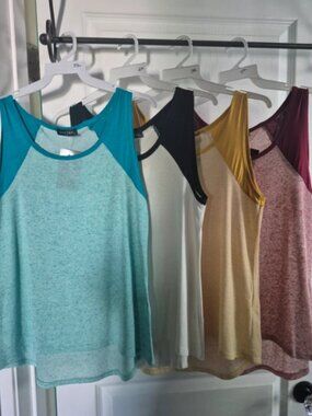 Zutter size Small hi-lo Tanks, Bundle of 4